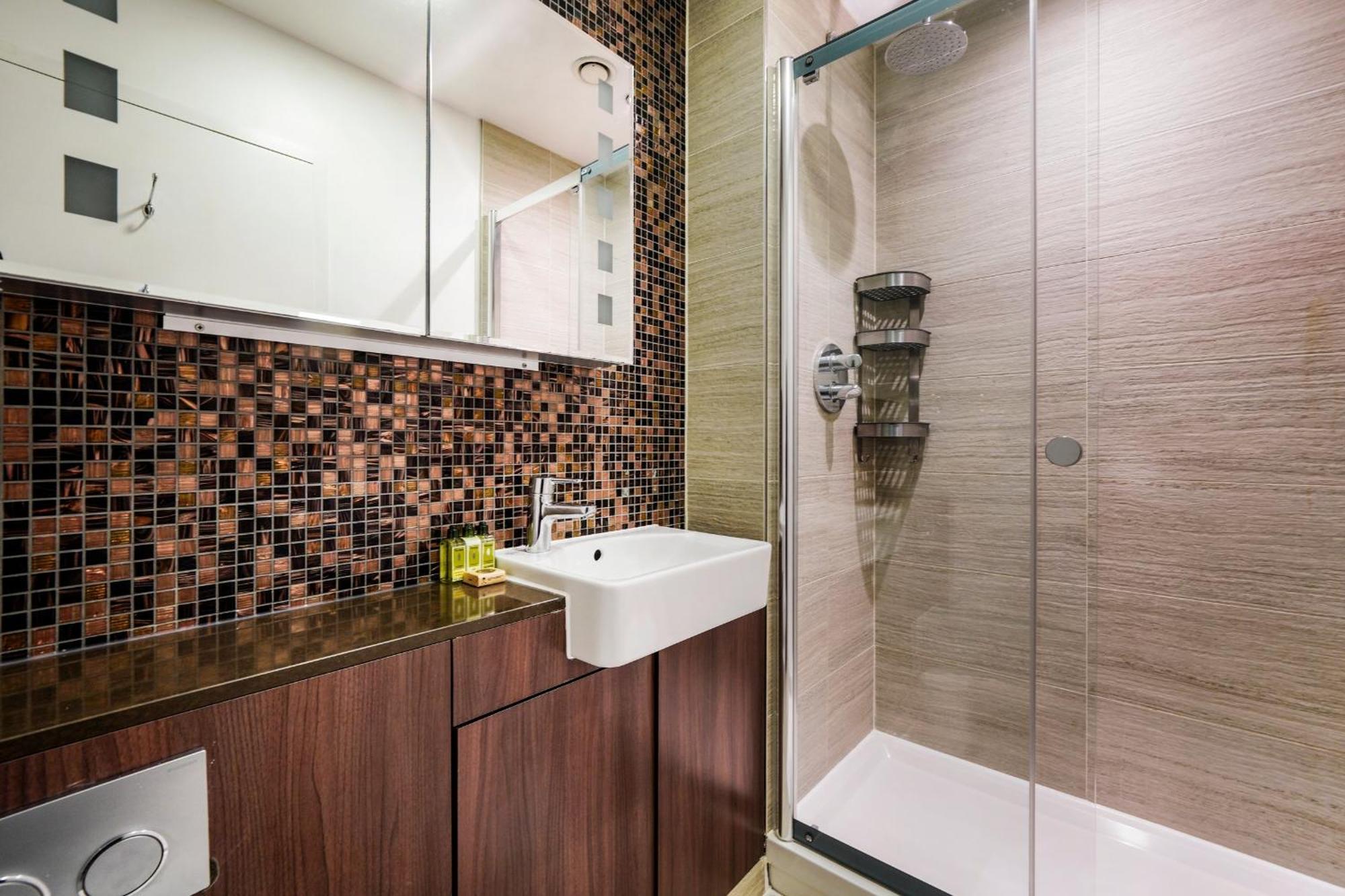 Monument Serviced Apartments By Lovelystay Londres Habitación foto